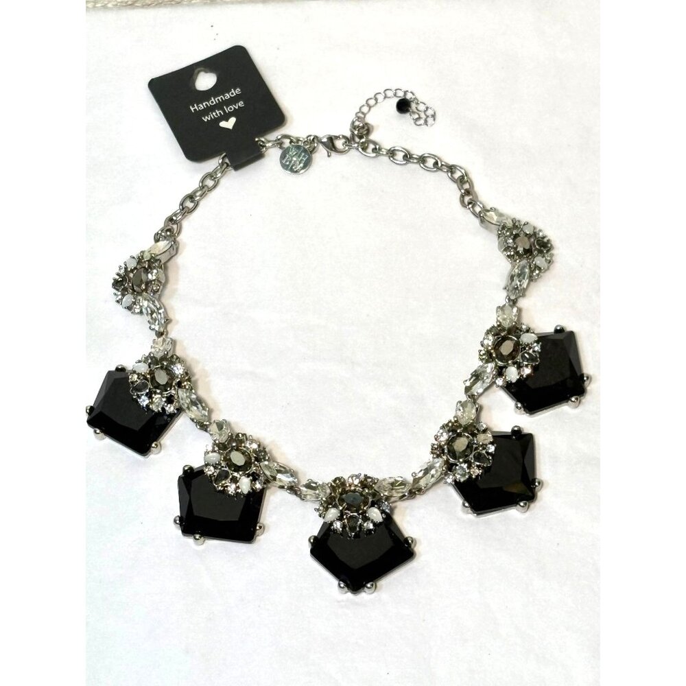 White House Black Market Pendant Choker Necklace Black & Silver Acrylic With Rhi